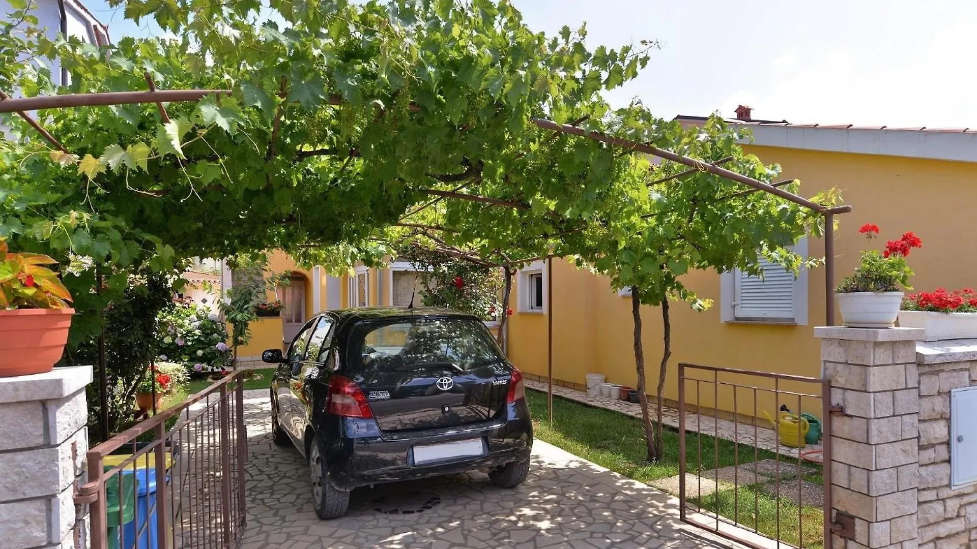 Apartment Ferienwohnung Fuer 3 Personen Ca 32 Qm In Valbandon, Istrien Istrische Riviera Croatia